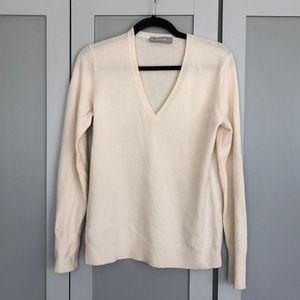 Everlane cashmere v neck sweater - barely used!